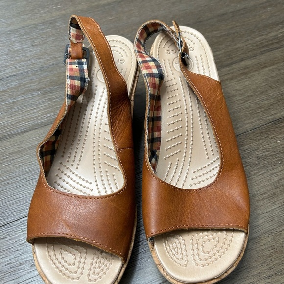 Crocs Women's A-Leigh Cork Heel Peep Toe Leather Slingback Tan Sandals Size‎ 10 - Picture 3 of 14
